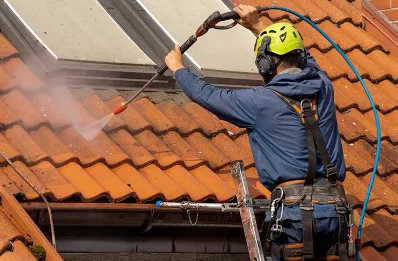 Démoussage et hydrofuge de toiture à Floudès